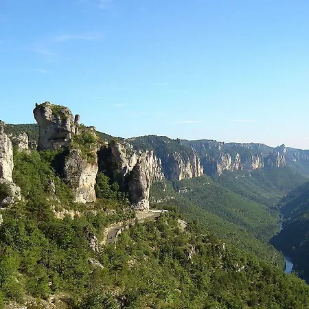 Brit Confort Deltour Hotel