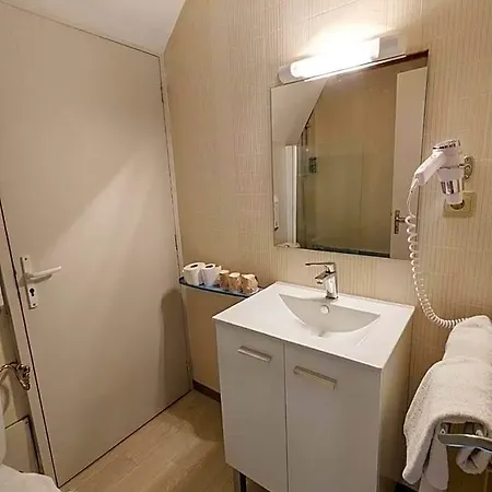 Brit Confort Deltour Hotel